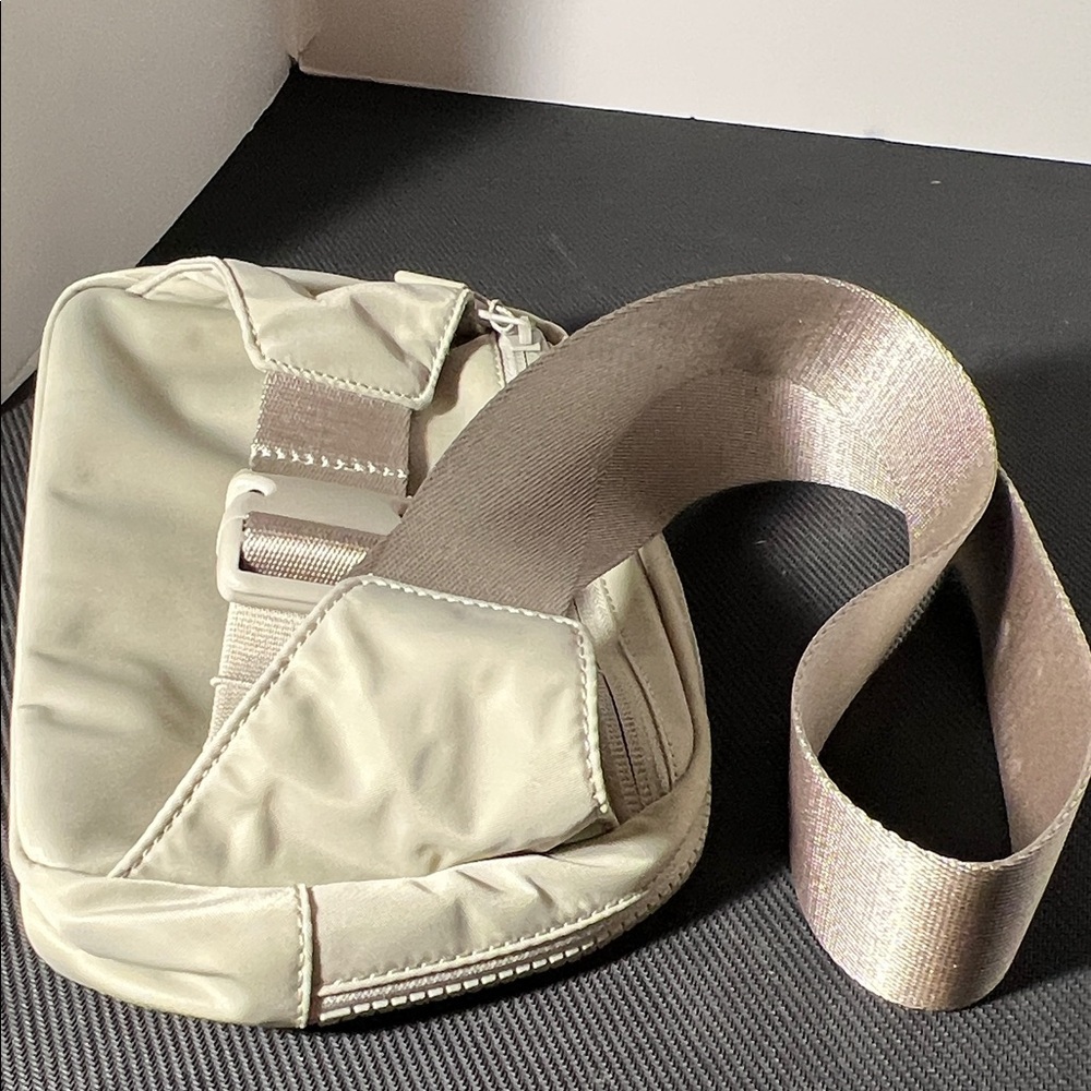 Lululemon Cream Everywhere Belt Bag. P55 - Picture 7 of 7